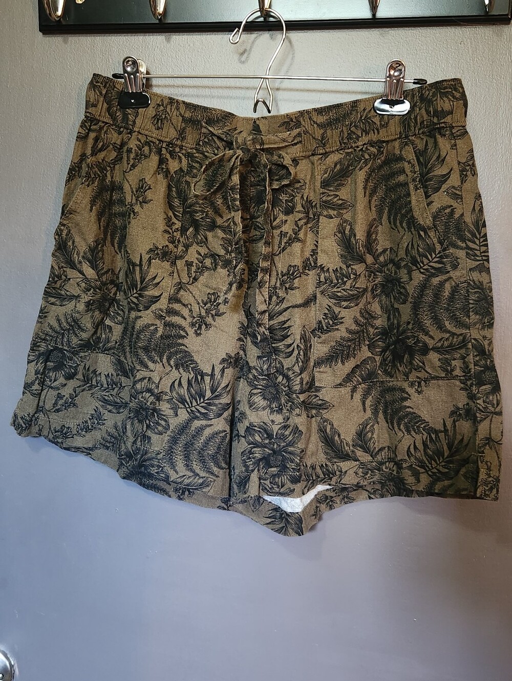 Ana Linen Blend High-rise Shorts